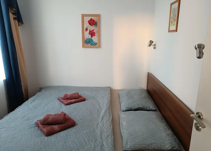公寓 Sunny Apartment, Kokiche - White Building Liliya *