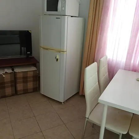 Sunny Apartment, Kokiche - White Building Liliya *