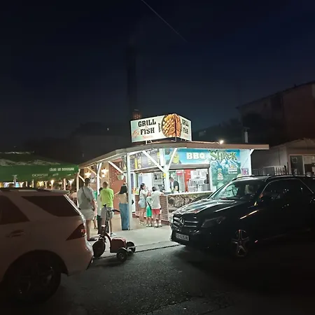 アパート Sunny Apartment, Kokiche - White Building Liliya サニービーチ