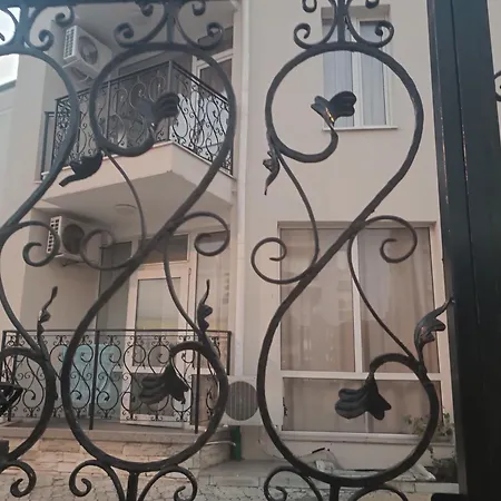 Sunny Apartment, Kokiche - White Building Liliya Апартаменты Солнечный берег