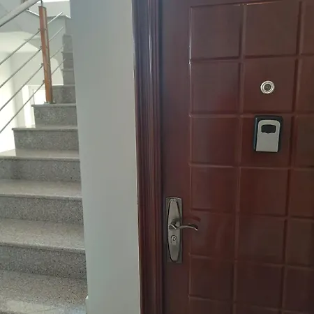 Sunny Apartment, Kokiche - White Building Liliya * 阳光海滩