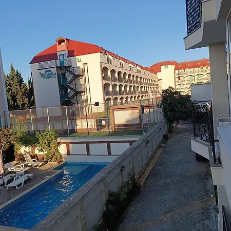 Sunny Apartment, Kokiche - White Building Liliya * 阳光海滩