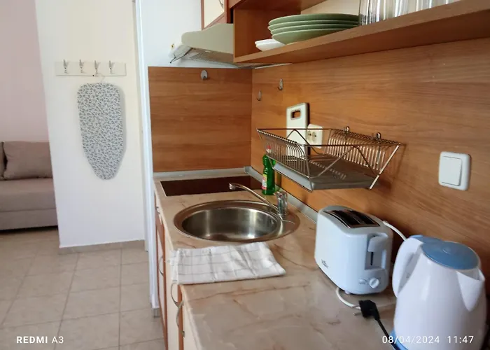 Sunny Apartment, Kokiche - White Building Liliya Apartamento