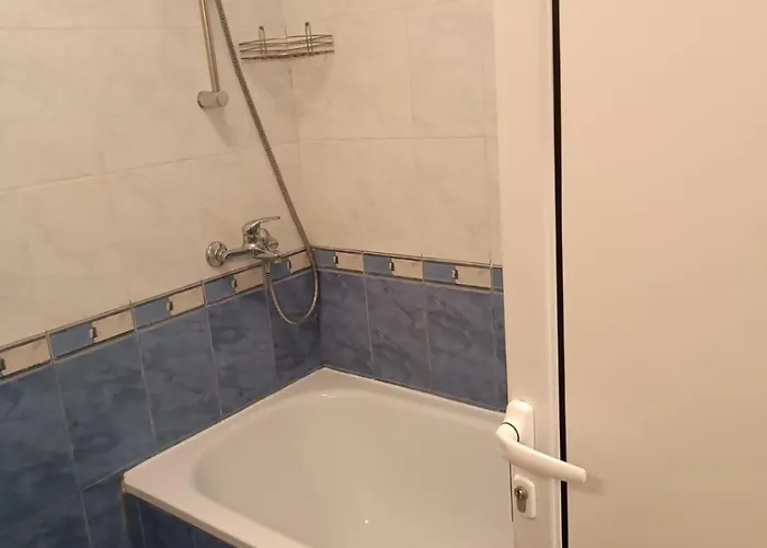 Sunny Apartment, Kokiche - White Building Liliya Apartamento