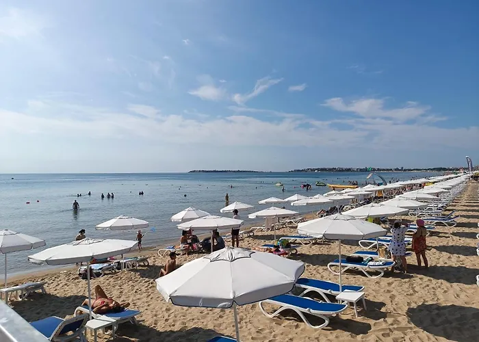 Apartamento Sunny Apartment, Kokiche - White Building Liliya *