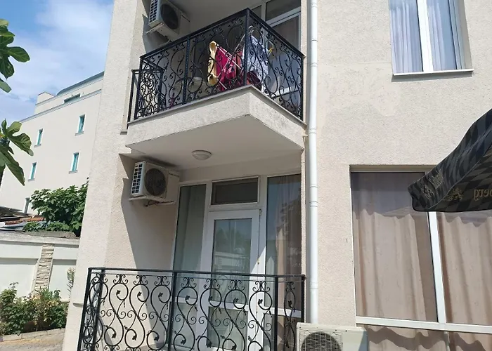 公寓 Sunny Apartment, Kokiche - White Building Liliya 阳光海滩